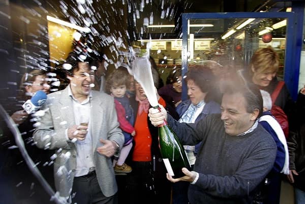 play-italian-lottery-superenalotto